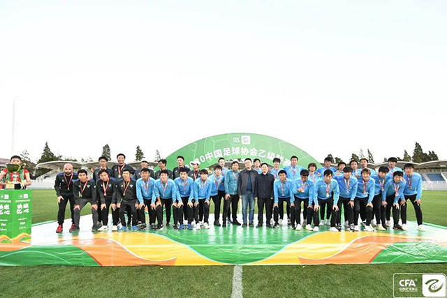 曼联又挖到宝！22岁天才新星踢爆曼城 合同只剩半年